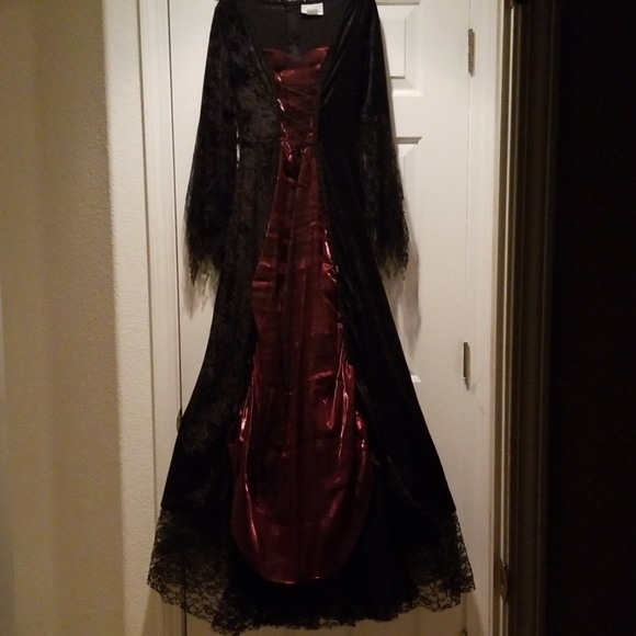 Incharacter Other - Gothic Vampira costume